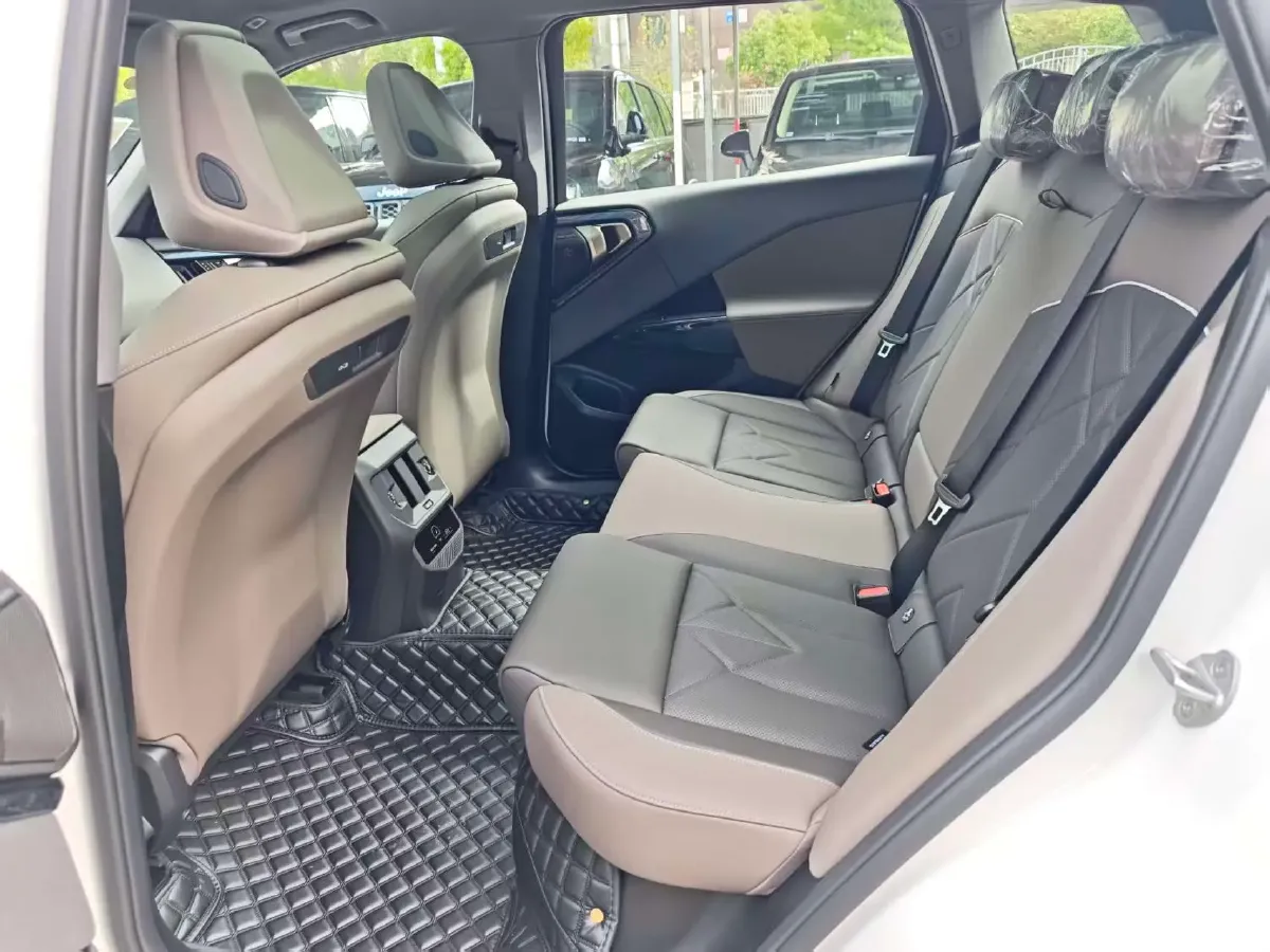 2025 BMW X3 2.0T 258HP L4 8AT,autocango,china used car exporter,china ev exporter,chinese used car exporter,chinese used ev exporter