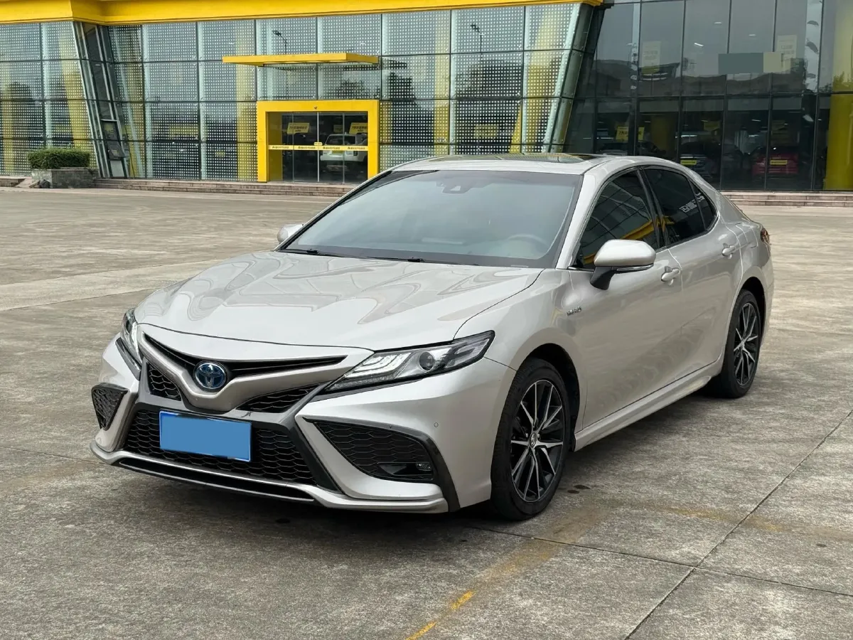 2021 Toyota Camry 2.5L 209HP L4 8AT,autocango,china used car exporter,china ev exporter,chinese used car exporter,chinese used ev exporter