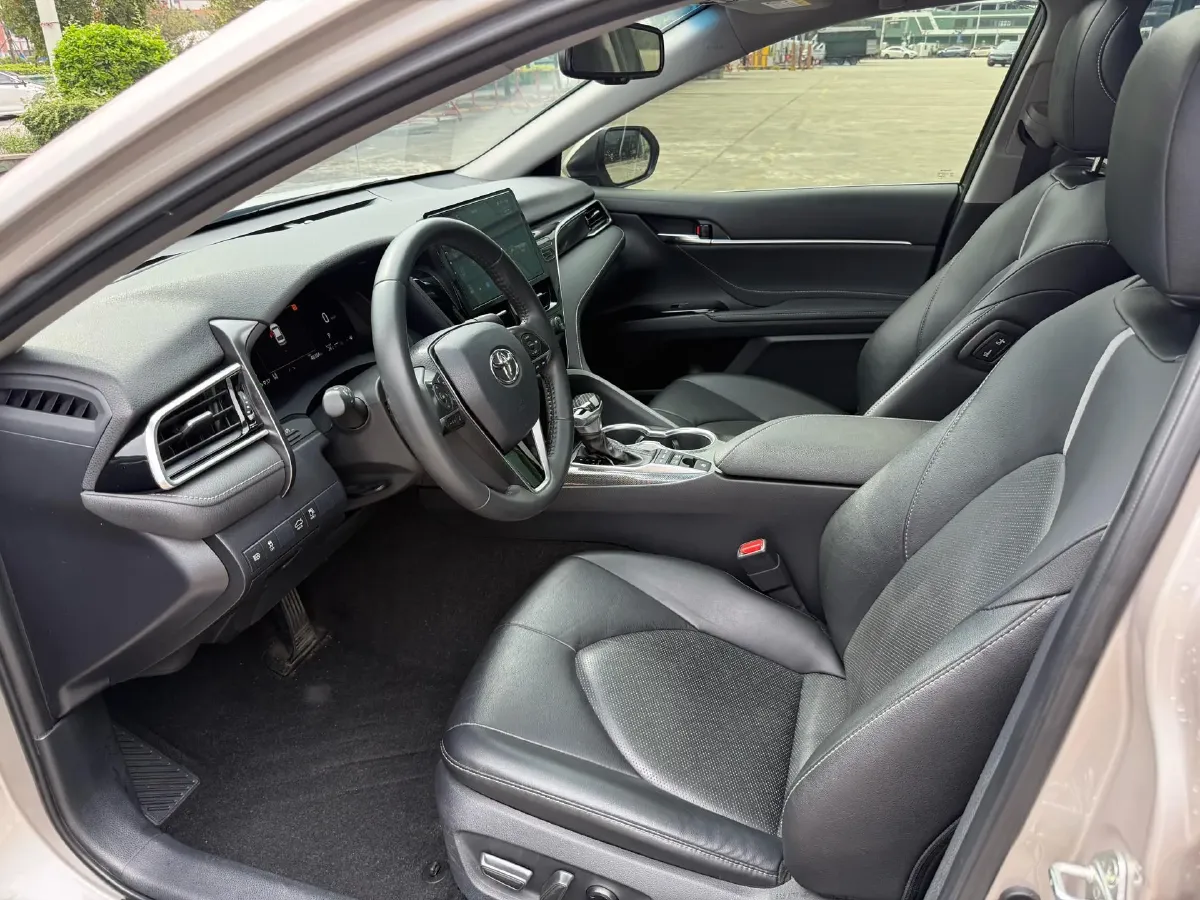 2021 Toyota Camry 2.5L 209HP L4 8AT,autocango,china used car exporter,china ev exporter,chinese used car exporter,chinese used ev exporter