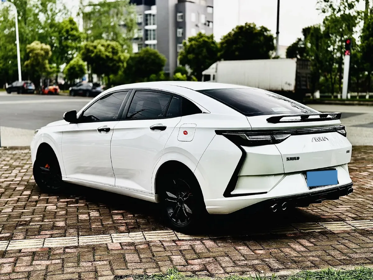 2023 DongFeng Aeolus YiXuan 1.5L 125HP L4 6DCT,autocango,china used car exporter,china ev exporter,chinese used car exporter,chinese used ev exporter