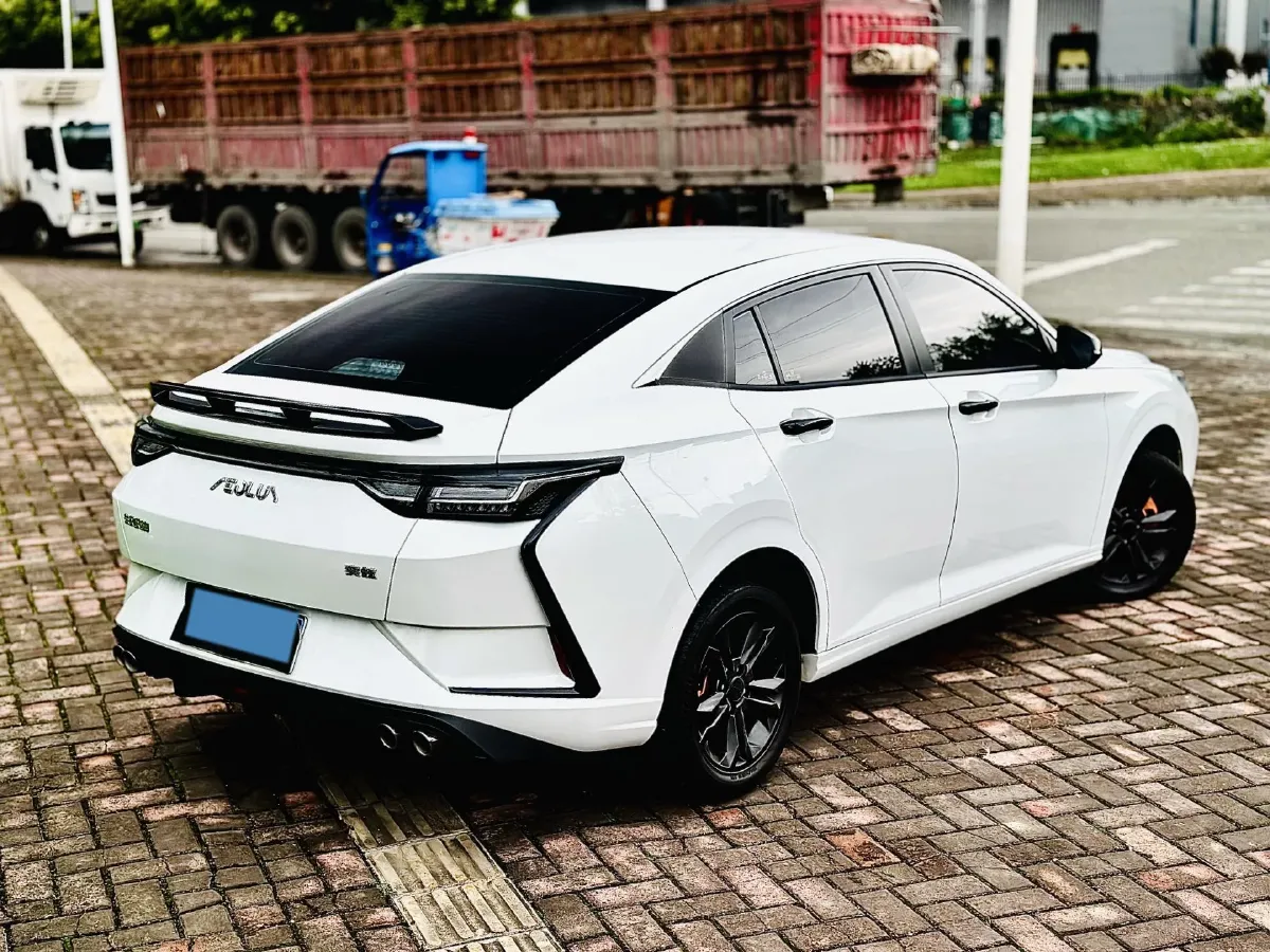 2023 DongFeng Aeolus YiXuan 1.5L 125HP L4 6DCT,autocango,china used car exporter,china ev exporter,chinese used car exporter,chinese used ev exporter