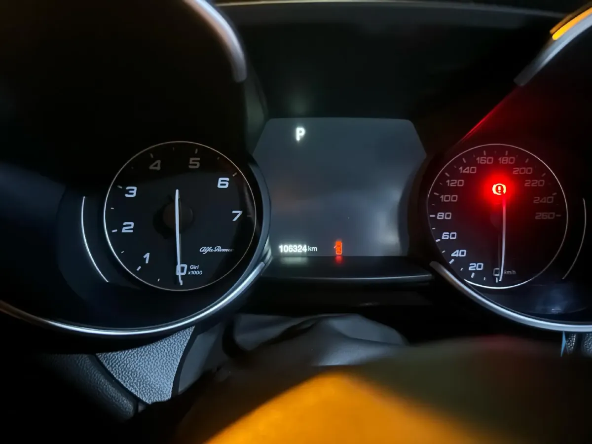 2017 Ford Mustang 2.3T 314HP L4 6AT,autocango,china used car exporter,china ev exporter,chinese used car exporter,chinese used ev exporter