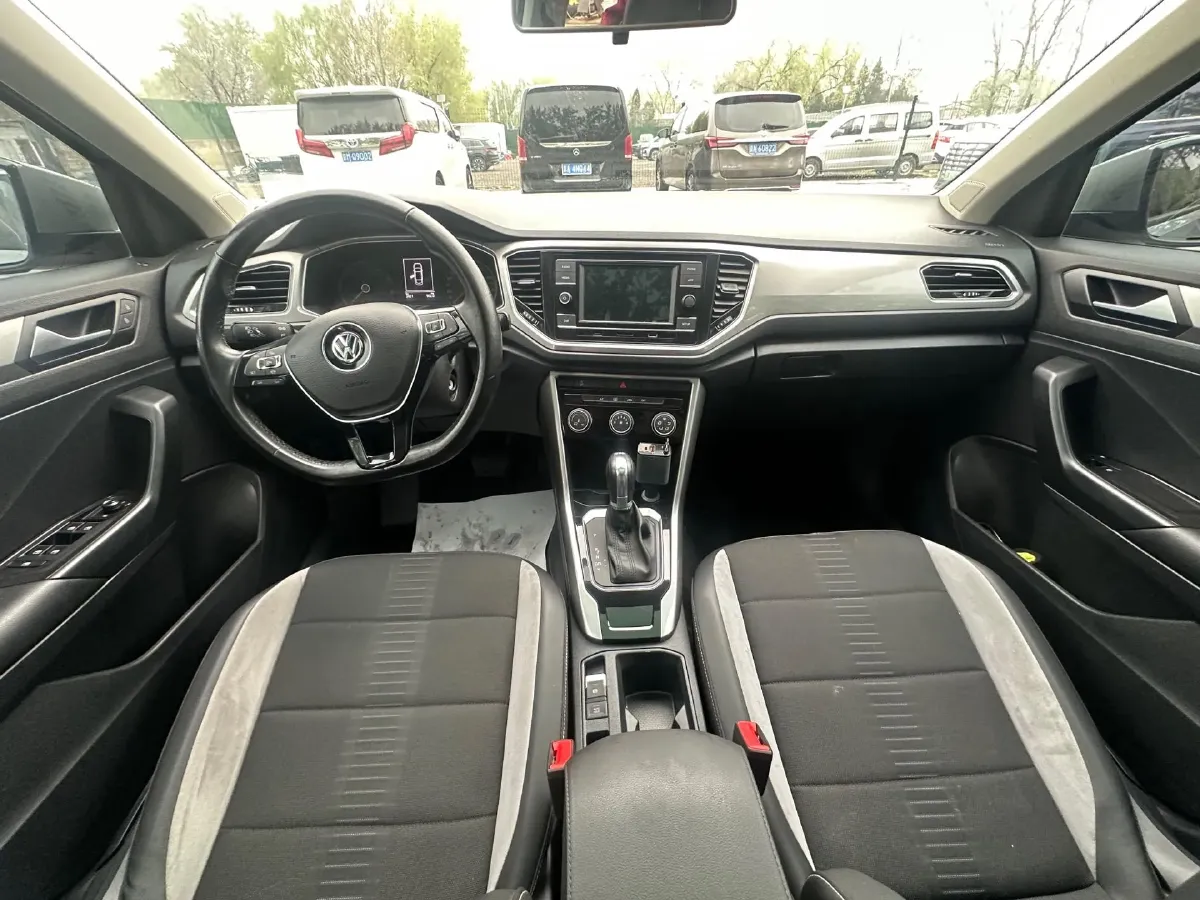 2019 Volkswagen T-Roc 1.4T 131HP L4 7DCT,autocango,china used car exporter,china ev exporter,chinese used car exporter,chinese used ev exporter