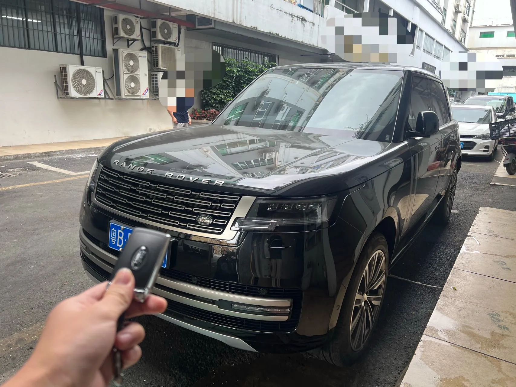 2025 Land Rover Range Rover 3.0T 400HP L6 8AT