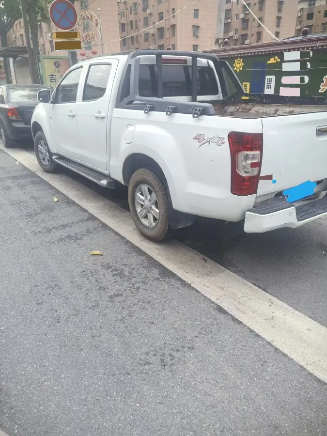2020 Isuzu Jim 2.4T 211HP L4 5MT,autocango,china used car exporter,china ev exporter,chinese used car exporter,chinese used ev exporter