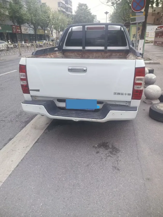 2020 Isuzu Jim 2.4T 211HP L4 5MT,autocango,china used car exporter,china ev exporter,chinese used car exporter,chinese used ev exporter