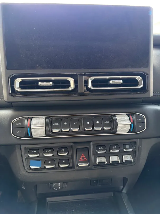 2025 212 212 T01 2.0T 252HP L4 8AT,autocango,china used car exporter,china ev exporter,chinese used car exporter,chinese used ev exporter