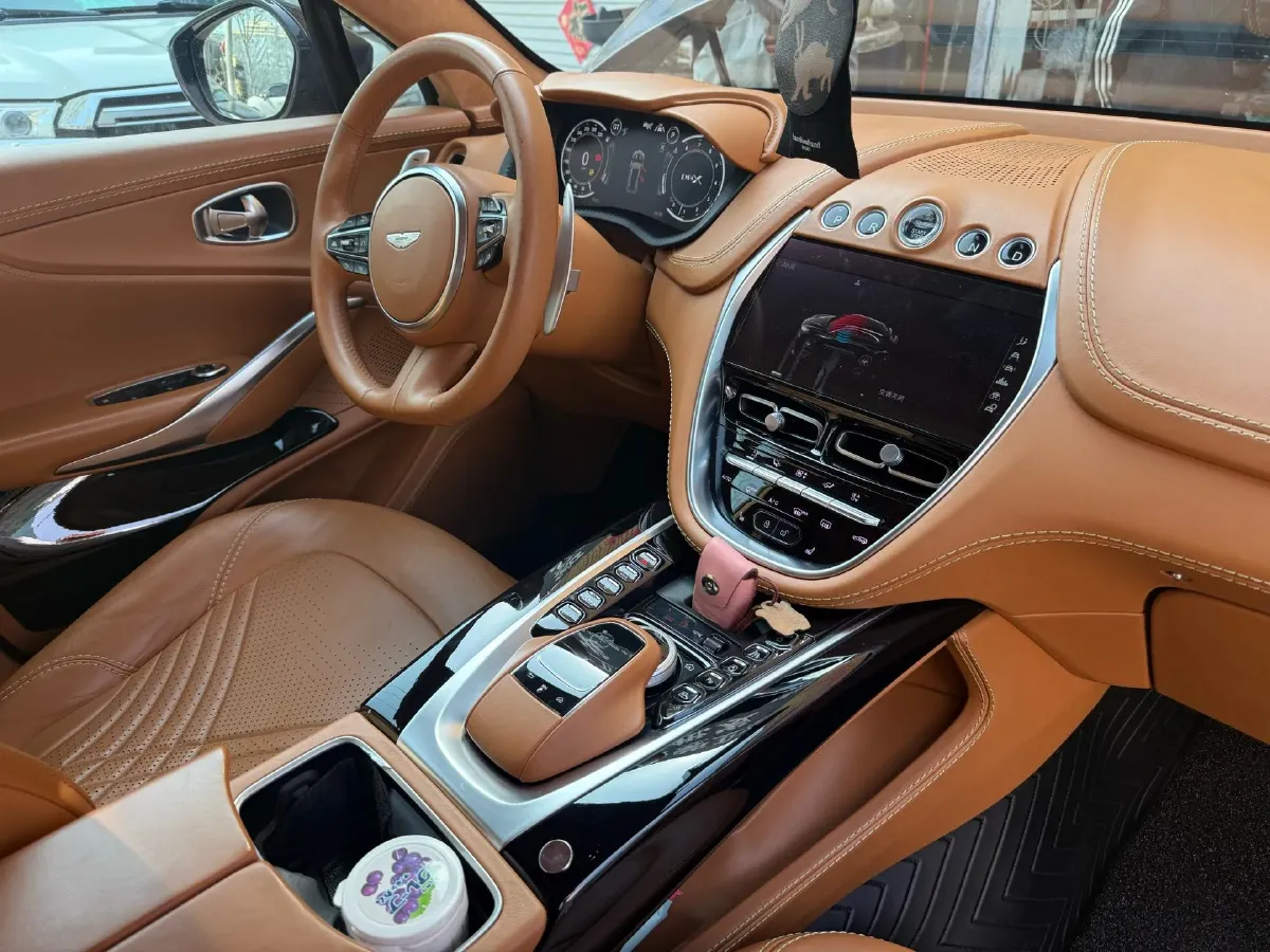 2022 Aston Martin DBX 4.0T 550HP V8 9AT,autocango,china used car exporter,china ev exporter,chinese used car exporter,chinese used ev exporter