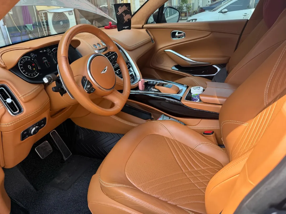 2022 Aston Martin DBX 4.0T 550HP V8 9AT,autocango,china used car exporter,china ev exporter,chinese used car exporter,chinese used ev exporter
