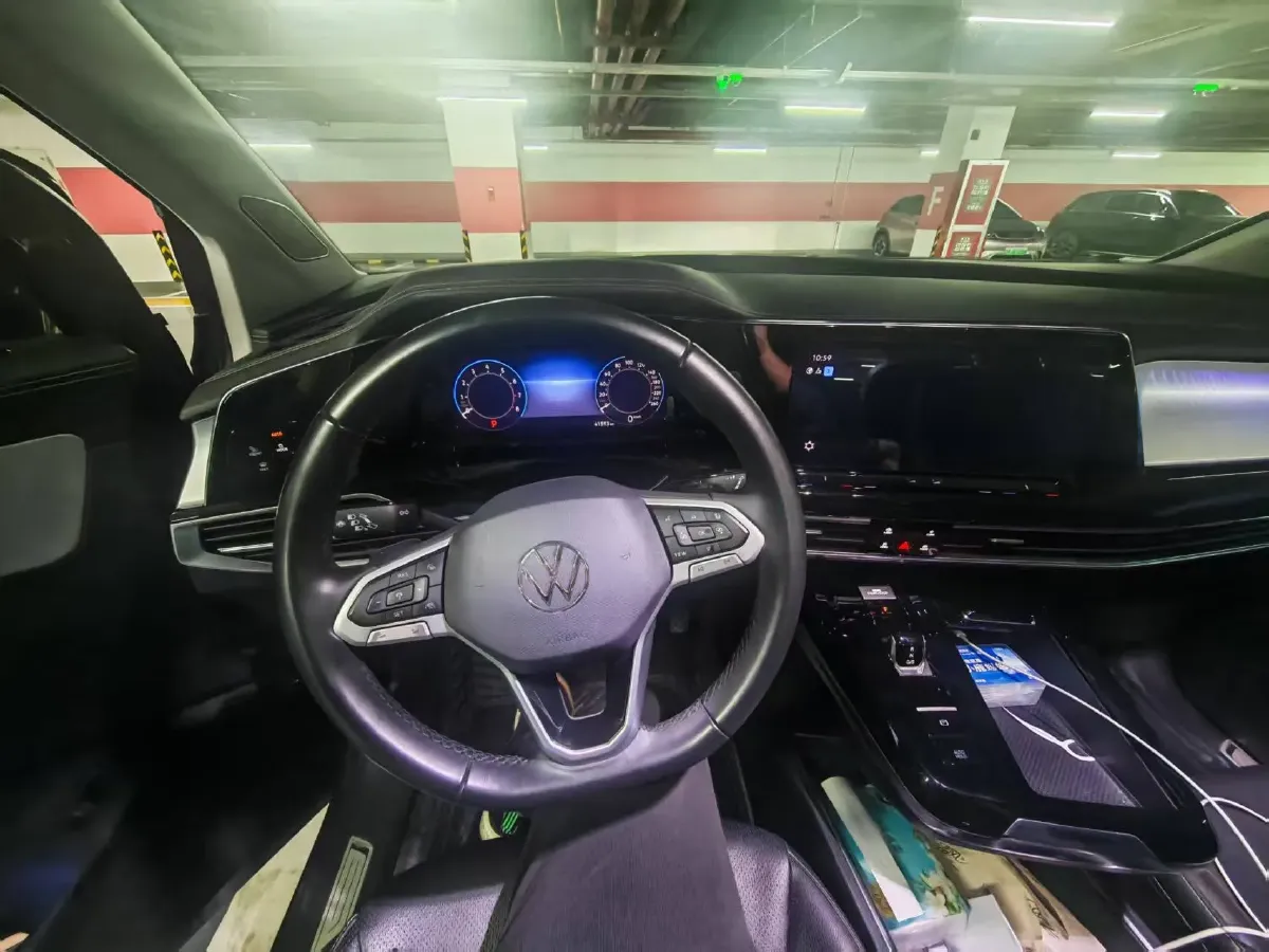 2023 Volkswagen Talagon 2.0T 220HP L4 7DCT,autocango,china used car exporter,china ev exporter,chinese used car exporter,chinese used ev exporter