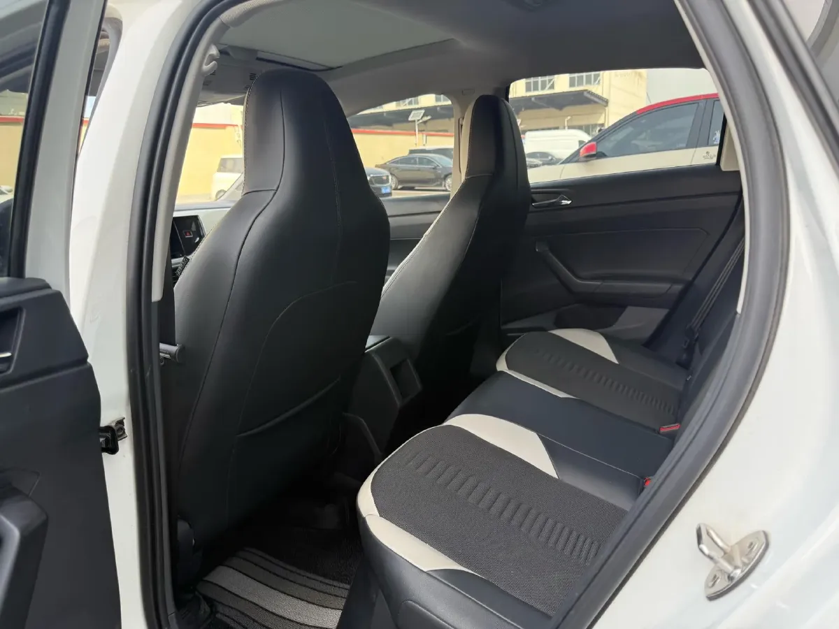 2021 Haval H6 1.5T 169HP L4 7DCT,autocango,china used car exporter,china ev exporter,chinese used car exporter,chinese used ev exporter