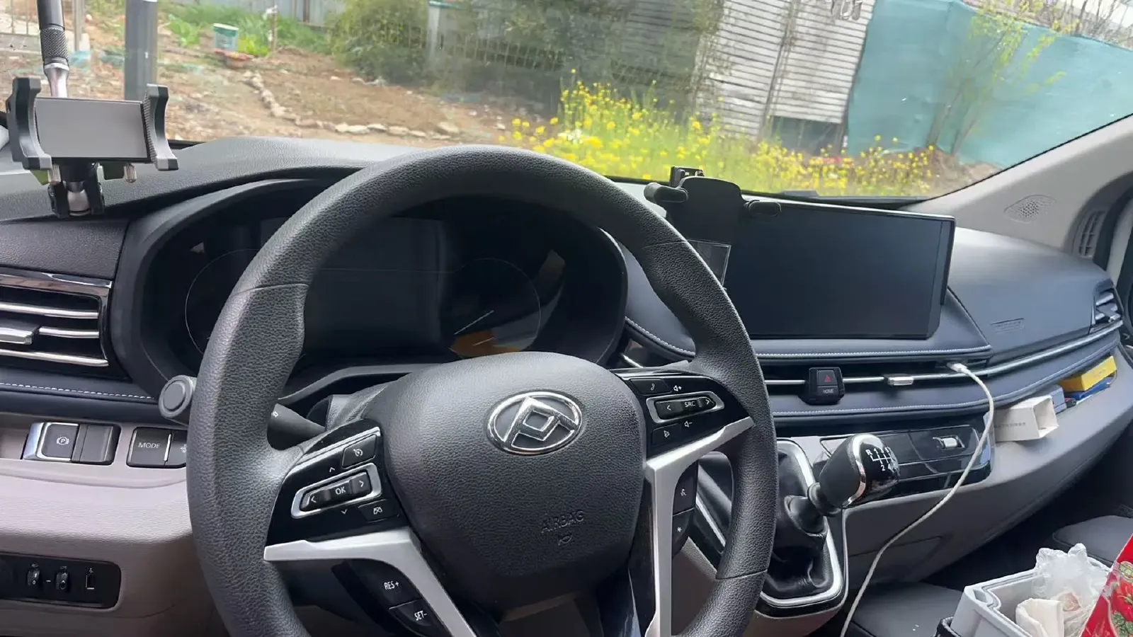 2023 MAXUS XinTu V70 2.0T 125HP L4 6MT,autocango,china used car exporter,china ev exporter,chinese used car exporter,chinese used ev exporter