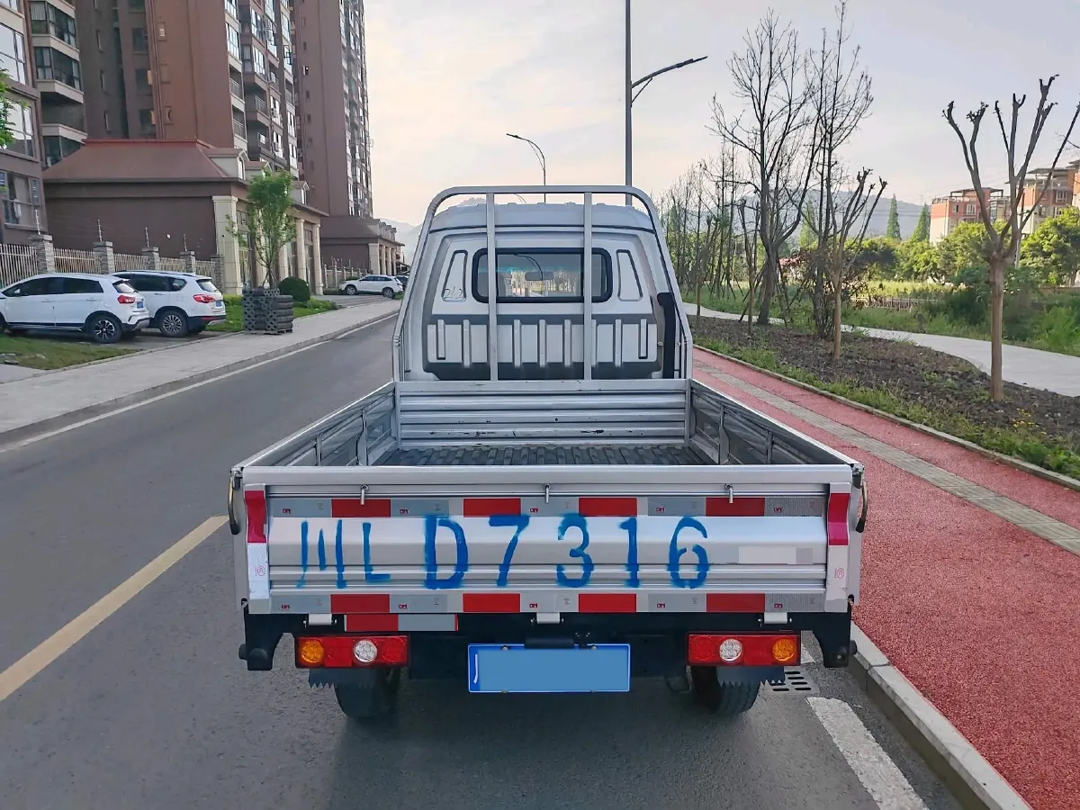 2023 DongFeng DFSK D71 1.6L 122HP L4 5MT,autocango,china used car exporter,china ev exporter,chinese used car exporter,chinese used ev exporter