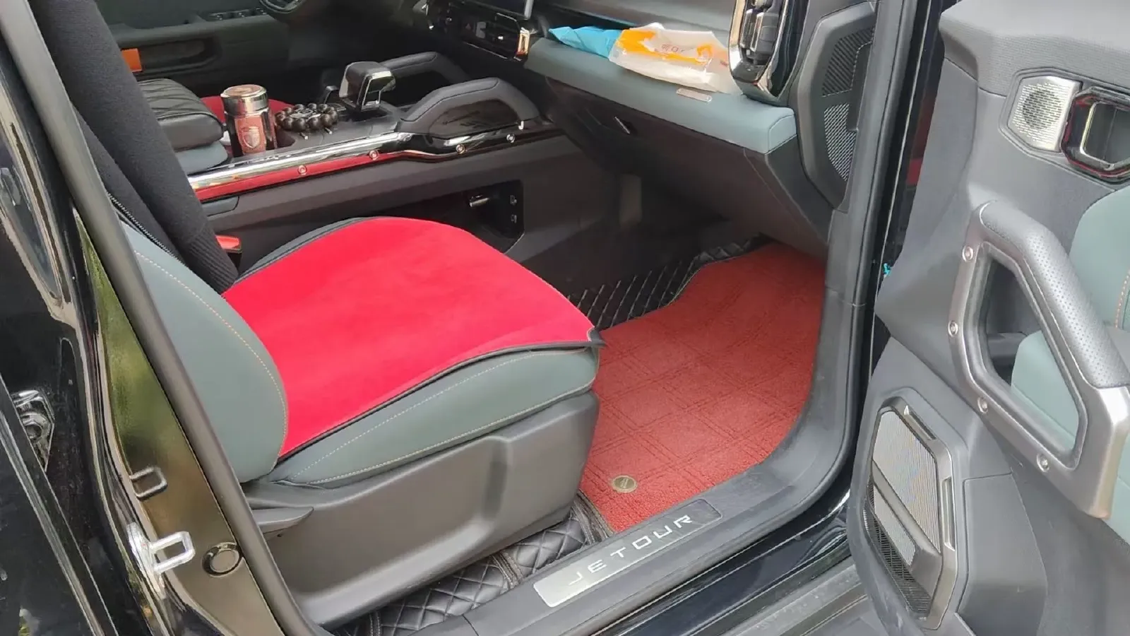 2023 Jetour Traveller 2.0T 254HP L4 7DCT,autocango,china used car exporter,china ev exporter,chinese used car exporter,chinese used ev exporter