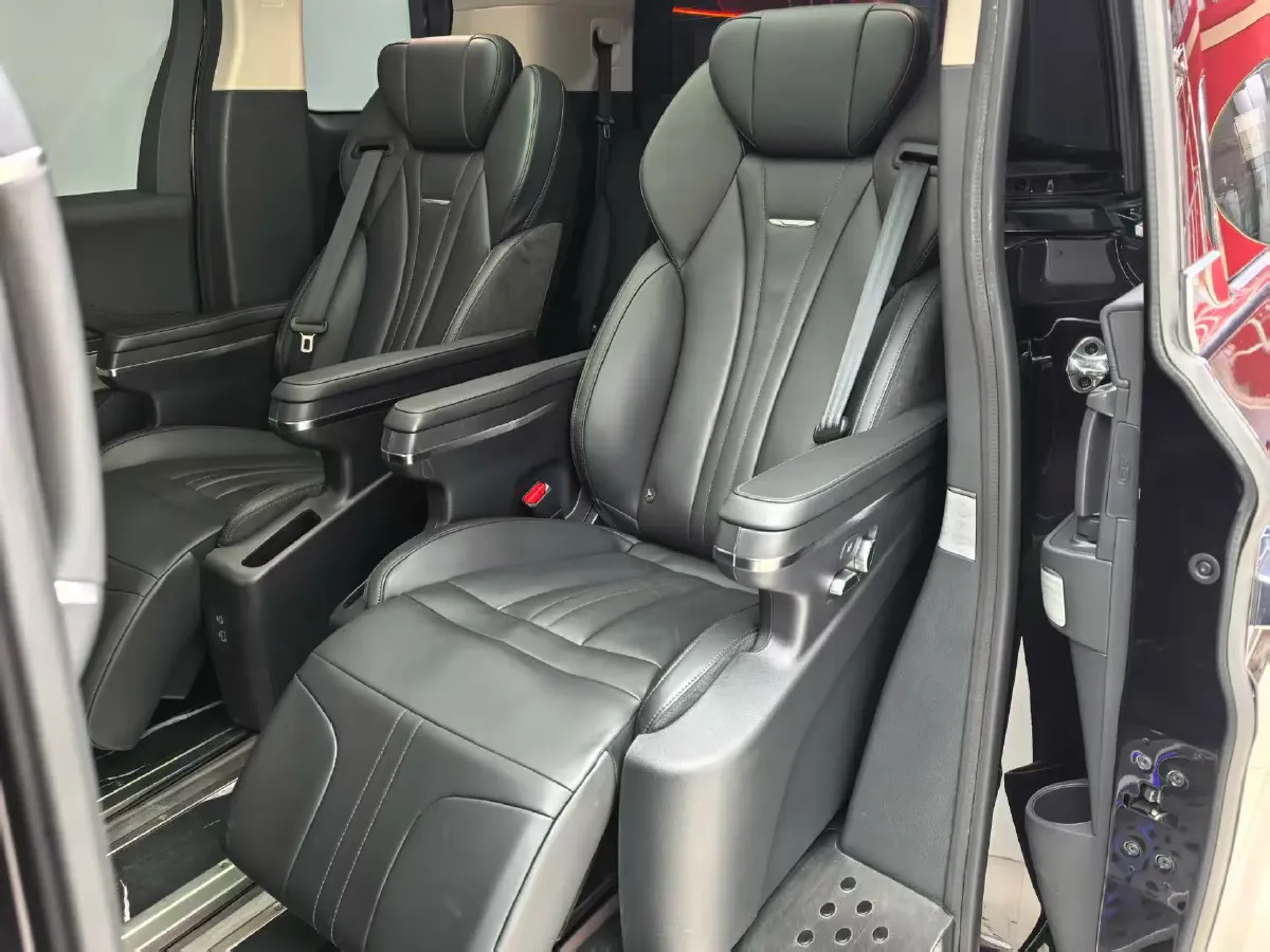 2023 HongQi HQ9 2.0T 252HP L4 8AT,autocango,china used car exporter,china ev exporter,chinese used car exporter,chinese used ev exporter