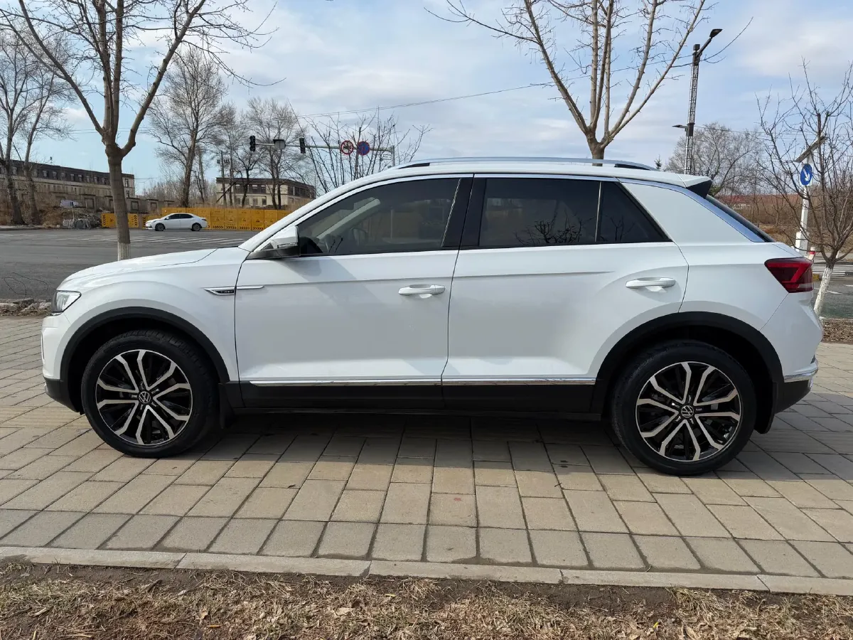 2022 Volkswagen T-Roc 1.4T 150HP L4 7DCT,autocango,china used car exporter,china ev exporter,chinese used car exporter,chinese used ev exporter