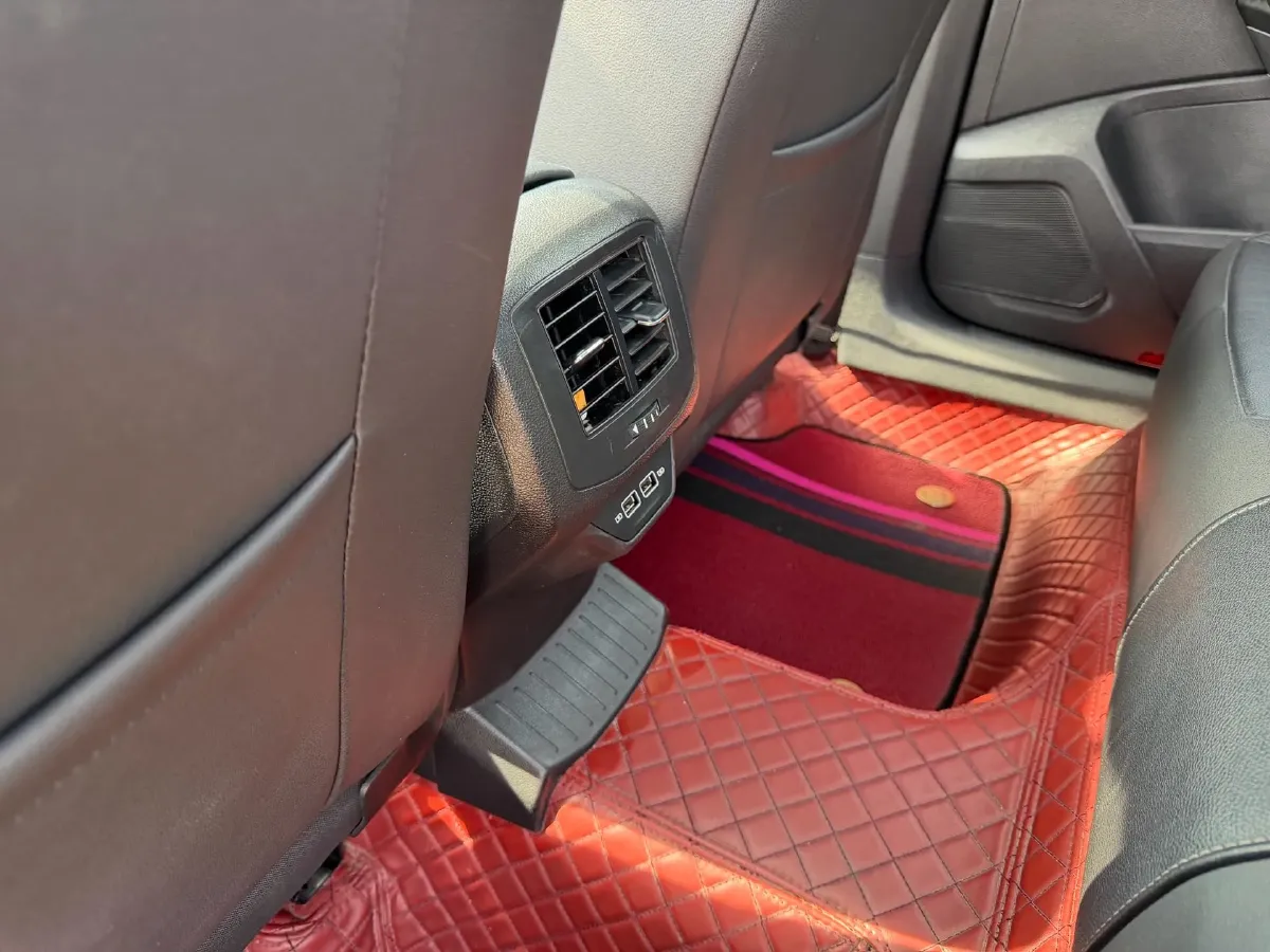 2022 Volkswagen T-Roc 1.4T 150HP L4 7DCT,autocango,china used car exporter,china ev exporter,chinese used car exporter,chinese used ev exporter