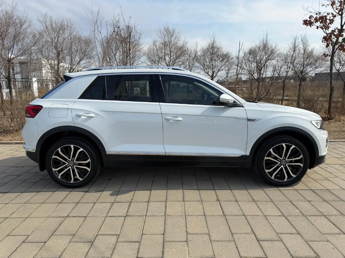 2022 Volkswagen T-Roc 1.4T 150HP L4 7DCT,autocango,china used car exporter,china ev exporter,chinese used car exporter,chinese used ev exporter