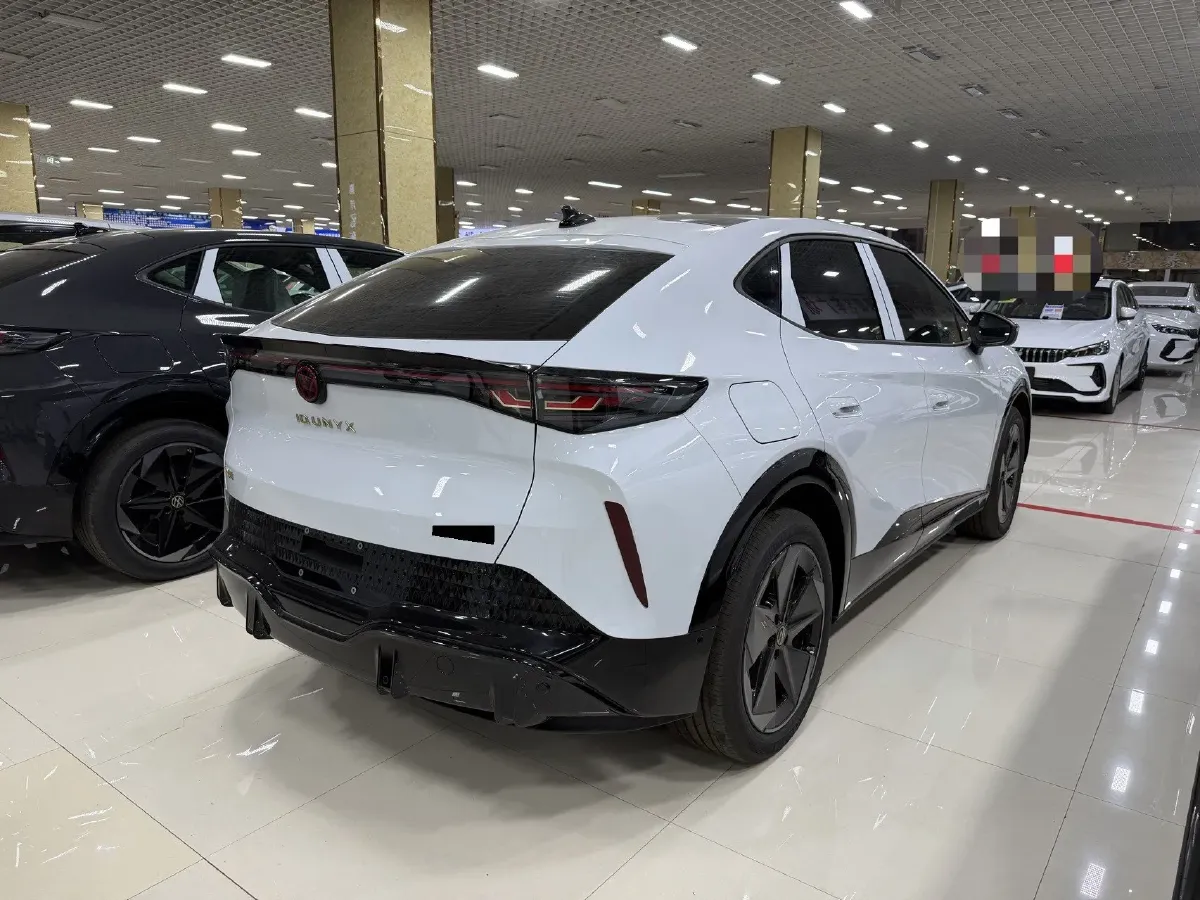 2025 Volkswagen ID.UNYX 06 BEV,autocango,china used car exporter,china ev exporter,chinese used car exporter,chinese used ev exporter