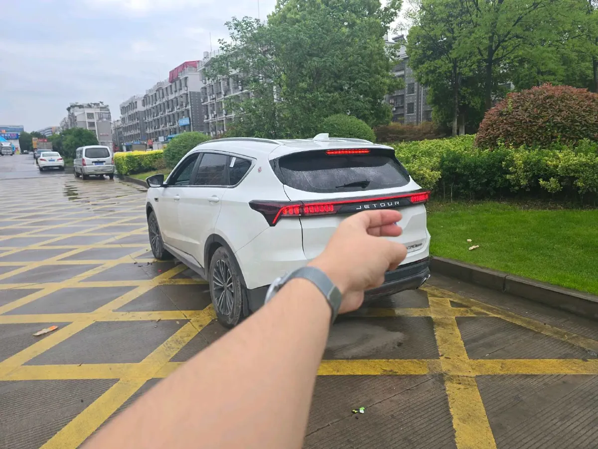2023 Jetour X70 Plus 1.5T 156HP L4 6MT,autocango,china used car exporter,china ev exporter,chinese used car exporter,chinese used ev exporter