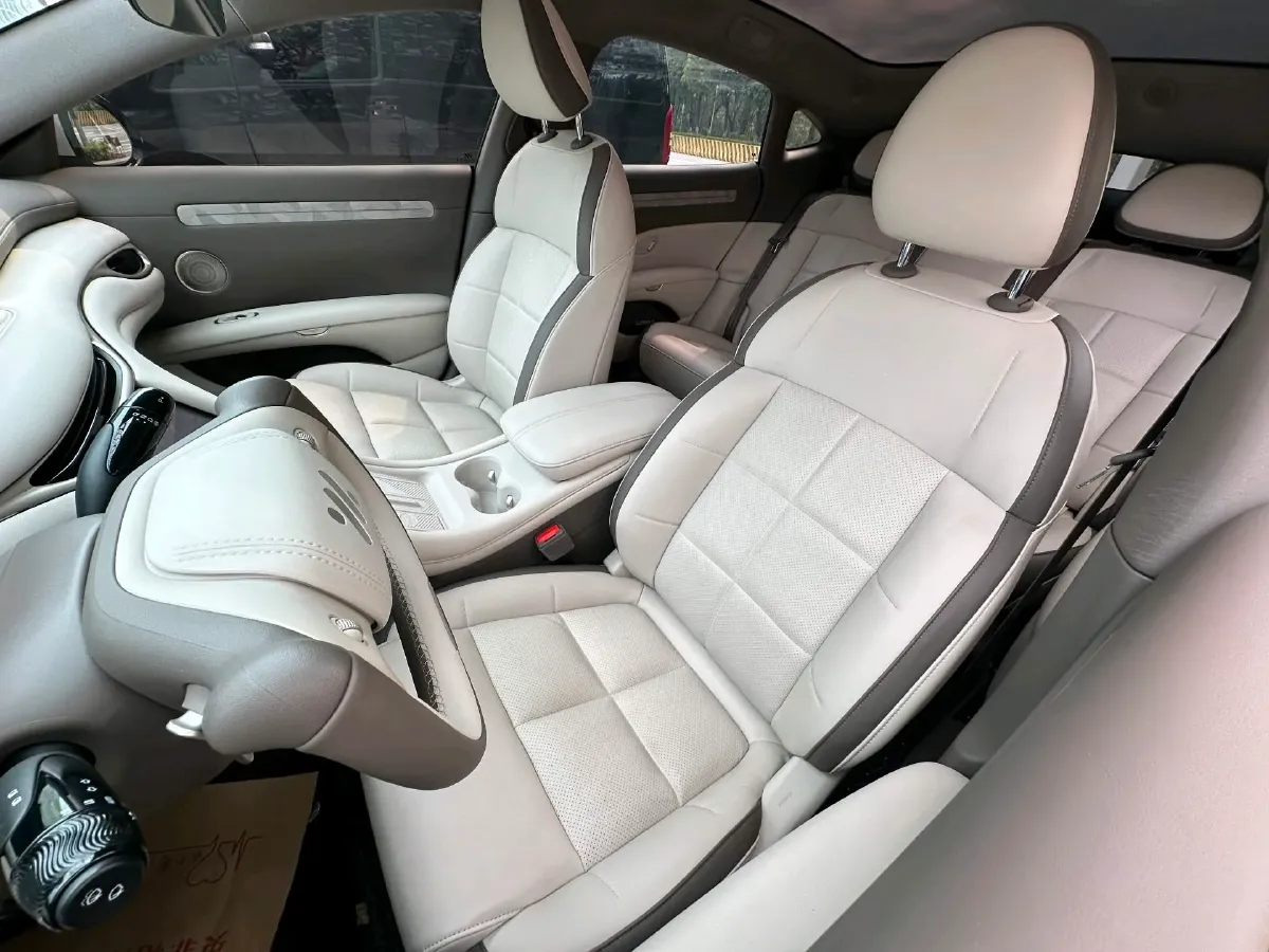 2025 IM L6 BEV,autocango,china used car exporter,china ev exporter,chinese used car exporter,chinese used ev exporter