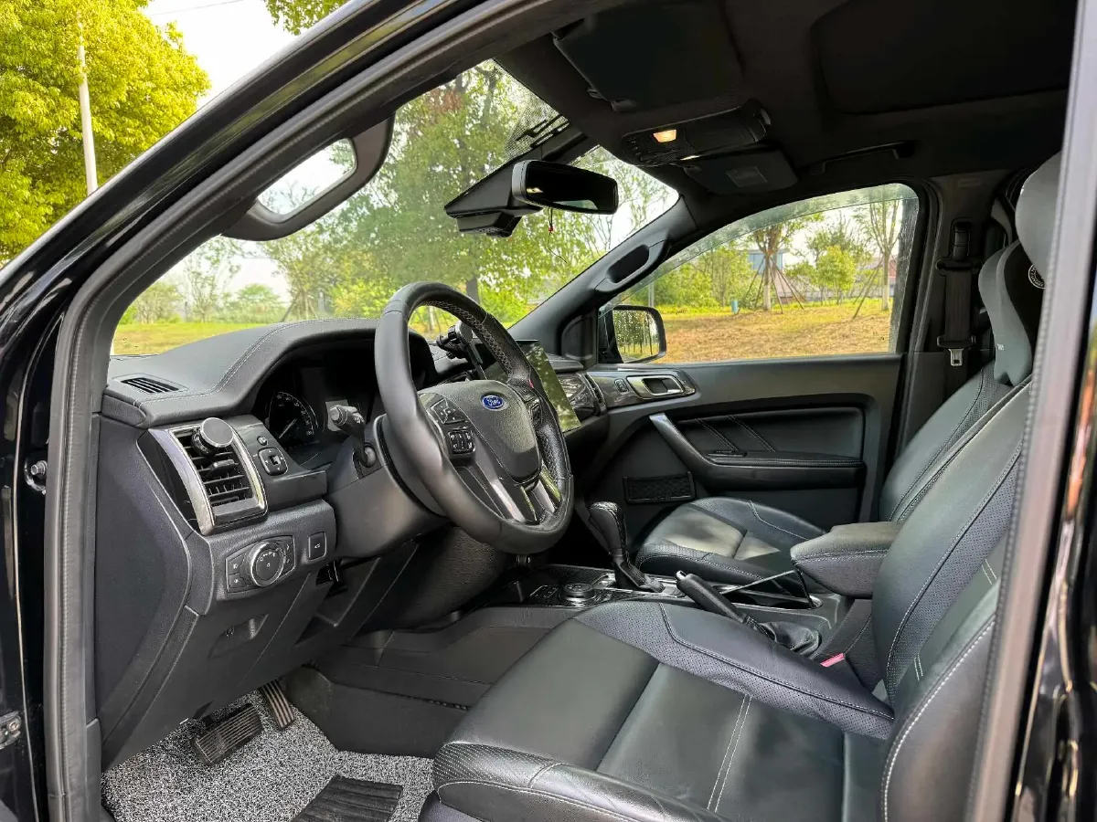 2017 Ford Everest 2.0T 245HP L4 6AT,autocango,china used car exporter,china ev exporter,chinese used car exporter,chinese used ev exporter