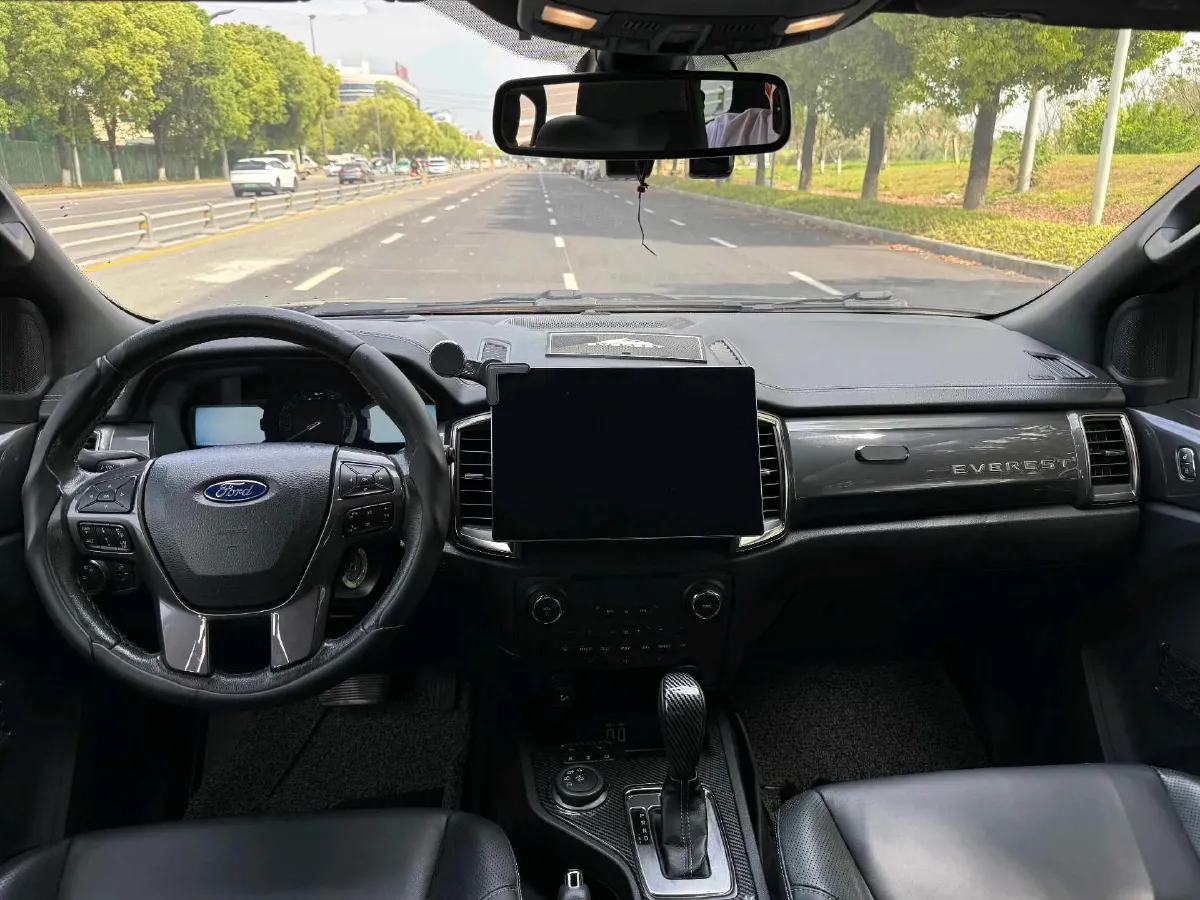 2017 Ford Everest 2.0T 245HP L4 6AT,autocango,china used car exporter,china ev exporter,chinese used car exporter,chinese used ev exporter