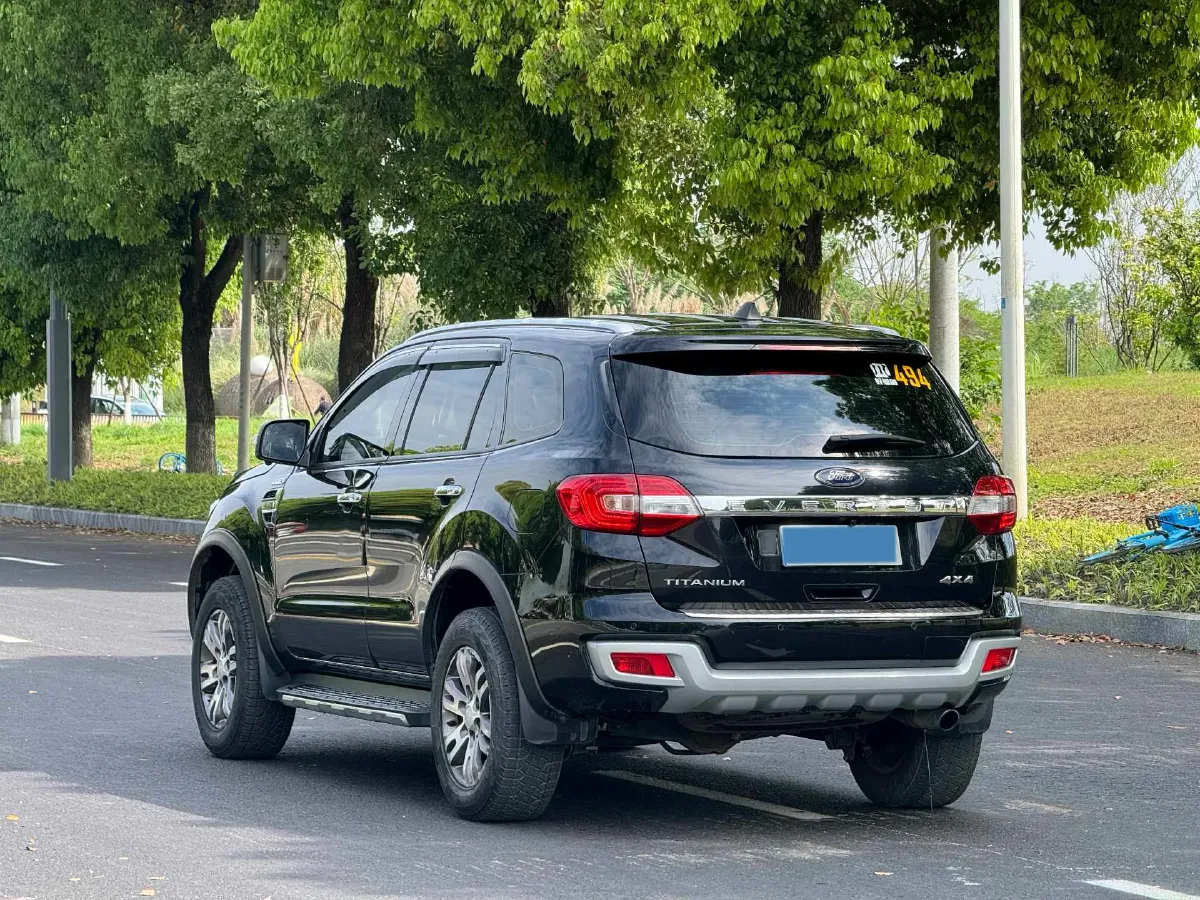 2017 Ford Everest 2.0T 245HP L4 6AT,autocango,china used car exporter,china ev exporter,chinese used car exporter,chinese used ev exporter