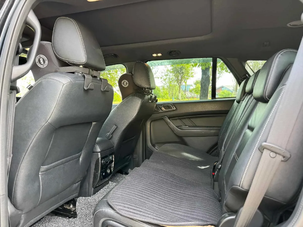 2017 Ford Everest 2.0T 245HP L4 6AT,autocango,china used car exporter,china ev exporter,chinese used car exporter,chinese used ev exporter