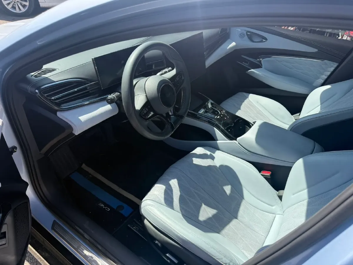 2022 AITO AITO M5 Range Extended 125HP REEV 40KWH,autocango,china used car exporter,china ev exporter,chinese used car exporter,chinese used ev exporter