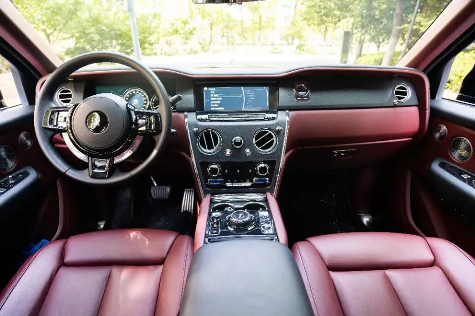 2018 Rolls-Royce Cullinan 6.7T 571HP V12 8AT,autocango,china used car exporter,china ev exporter,chinese used car exporter,chinese used ev exporter