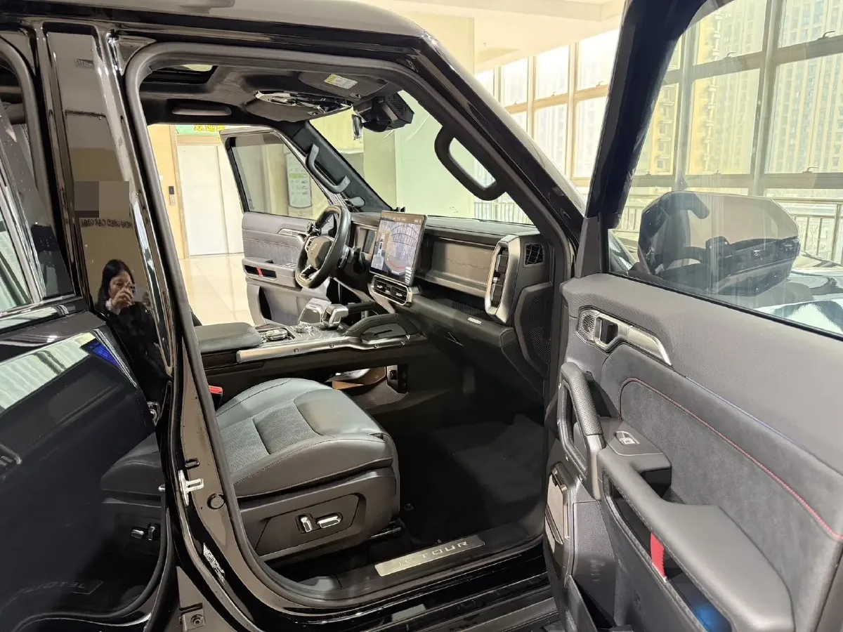 2023 Jetour Traveller 2.0T 254HP L4 7DCT,autocango,china used car exporter,china ev exporter,chinese used car exporter,chinese used ev exporter