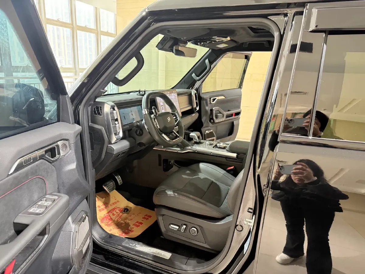 2023 Jetour Traveller 2.0T 254HP L4 7DCT,autocango,china used car exporter,china ev exporter,chinese used car exporter,chinese used ev exporter