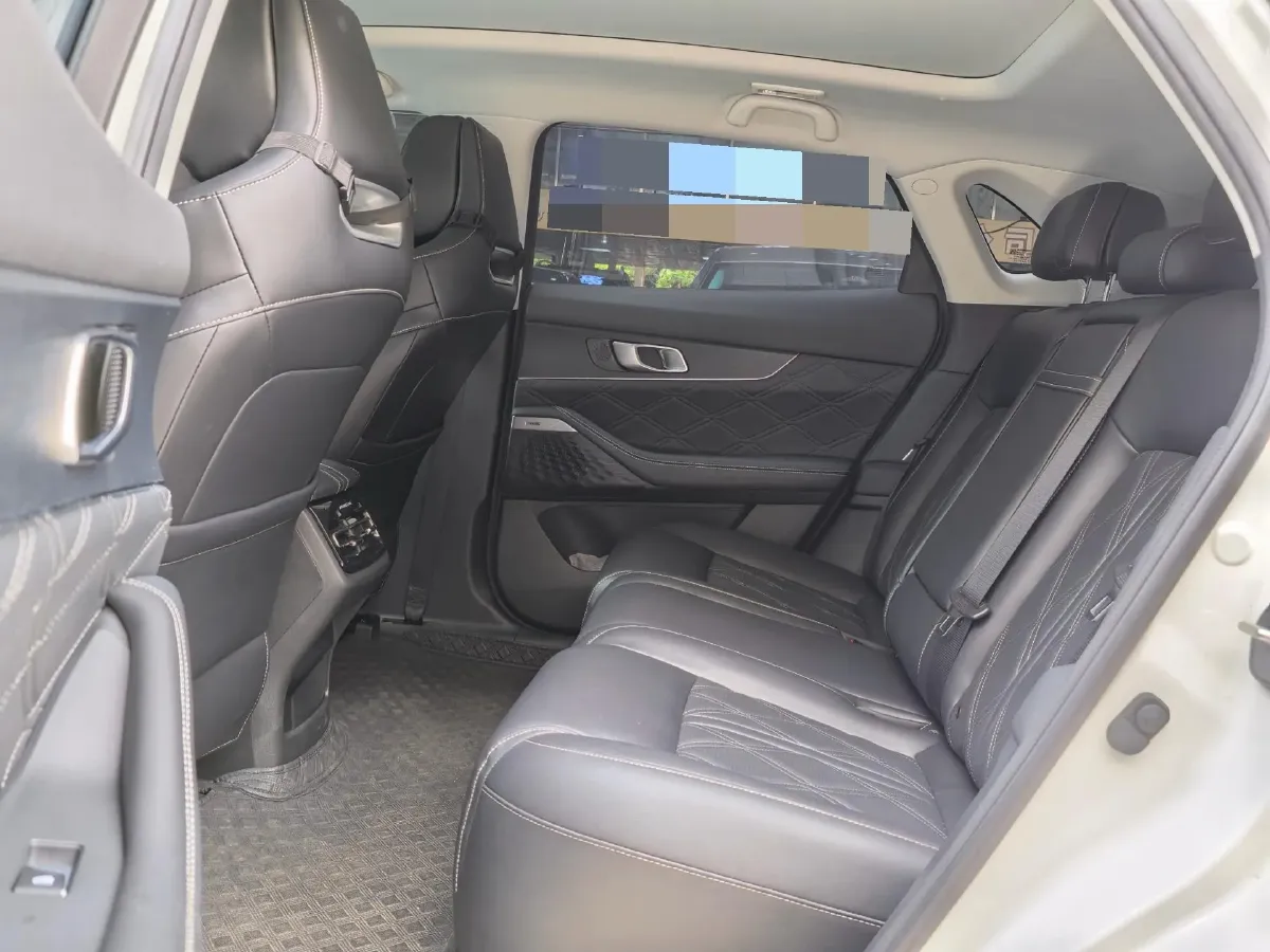 2024 ChangAn UNI-K 2.0T 233HP L4 8AT,autocango,china used car exporter,china ev exporter,chinese used car exporter,chinese used ev exporter