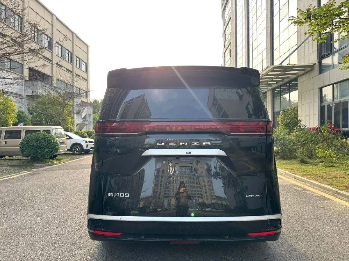 2024 Denza D9 1.5T 139HP L4 E-CVT PHEV 40KWH,autocango,china used car exporter,china ev exporter,chinese used car exporter,chinese used ev exporter