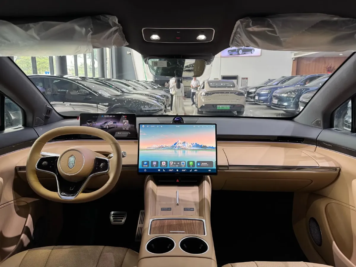 2026 Luxeed R7 REEV 156HP REEV,autocango,china used car exporter,china ev exporter,chinese used car exporter,chinese used ev exporter