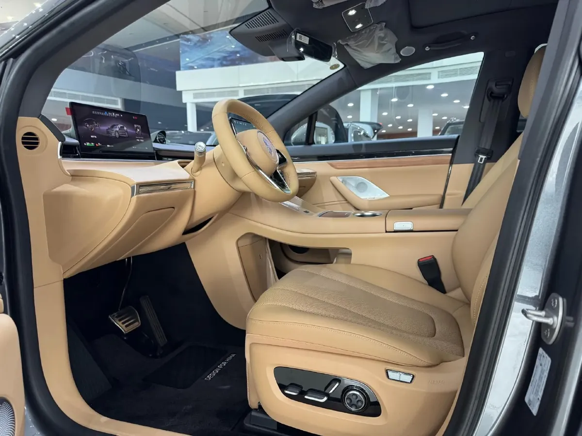 2026 Luxeed R7 REEV 156HP REEV,autocango,china used car exporter,china ev exporter,chinese used car exporter,chinese used ev exporter