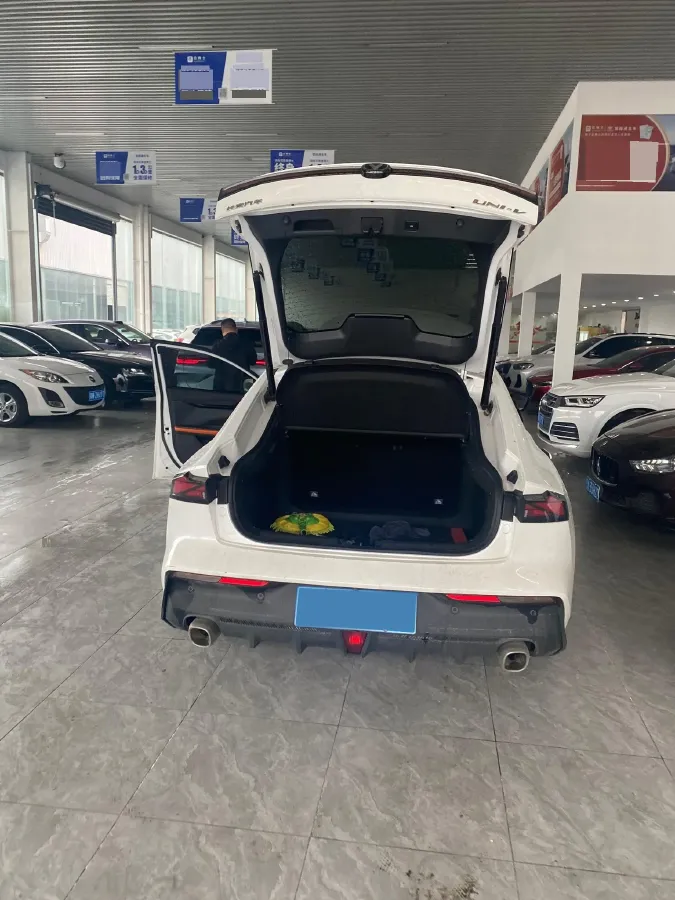 2023 ChangAn UNI-V 1.5T 188HP L4 7DCT,autocango,china used car exporter,china ev exporter,chinese used car exporter,chinese used ev exporter