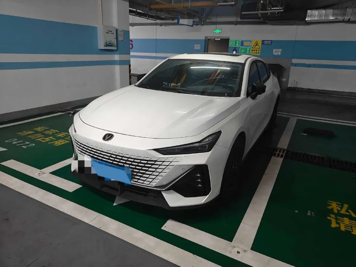 2023 ChangAn UNI-V 1.5T 188HP L4 7DCT,autocango,china used car exporter,china ev exporter,chinese used car exporter,chinese used ev exporter