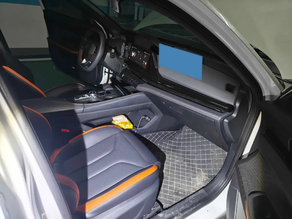 2023 ChangAn UNI-V 1.5T 188HP L4 7DCT,autocango,china used car exporter,china ev exporter,chinese used car exporter,chinese used ev exporter