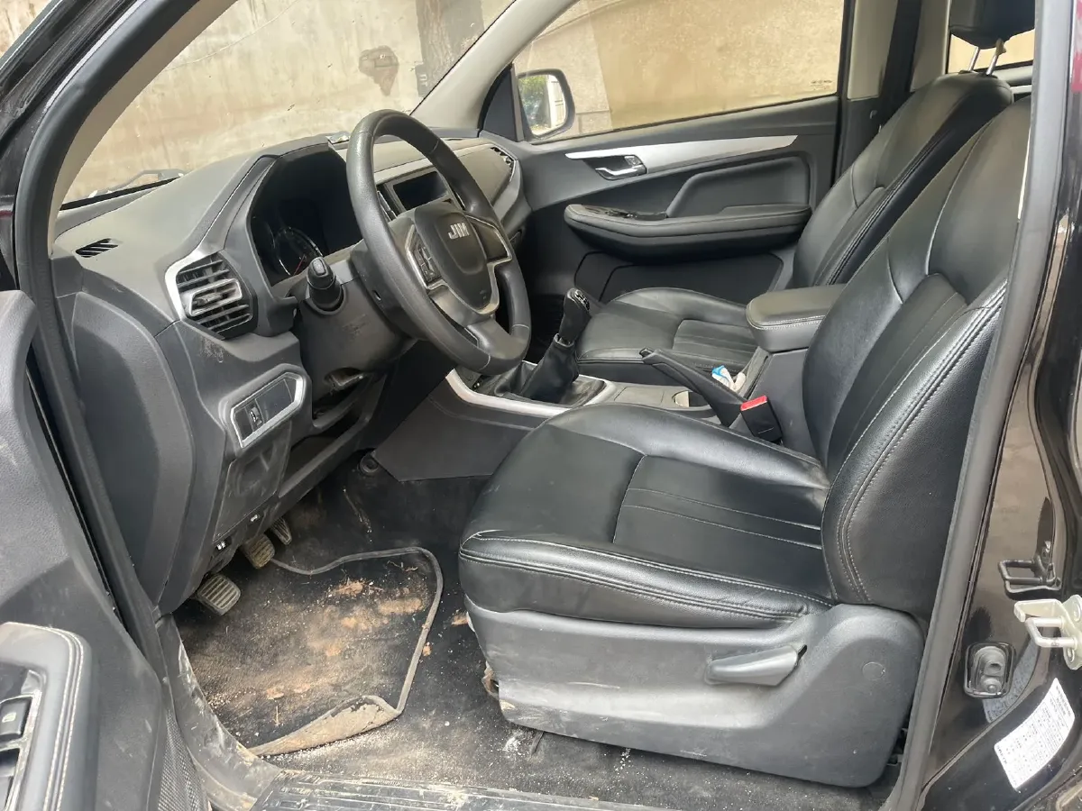 2022 Isuzu RE-MAX Jim 2.8T 120HP L4 5MT,autocango,china used car exporter,china ev exporter,chinese used car exporter,chinese used ev exporter