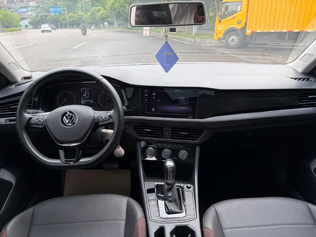 2021 Volkswagen Bora 1.5L 113HP L4 6AT,autocango,china used car exporter,china ev exporter,chinese used car exporter,chinese used ev exporter
