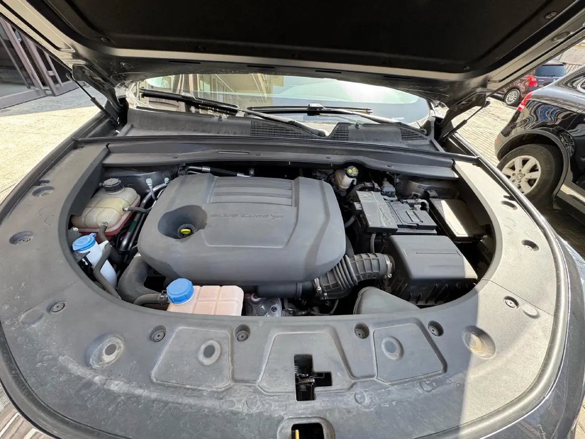 2021 ChangAn UNI-K 2.0T 233HP L4 8AT,autocango,china used car exporter,china ev exporter,chinese used car exporter,chinese used ev exporter