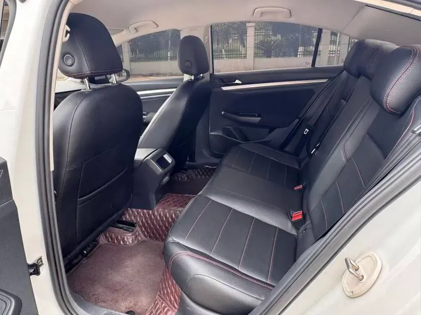 2021 Volkswagen Bora 1.5L 113HP L4 6AT,autocango,china used car exporter,china ev exporter,chinese used car exporter,chinese used ev exporter