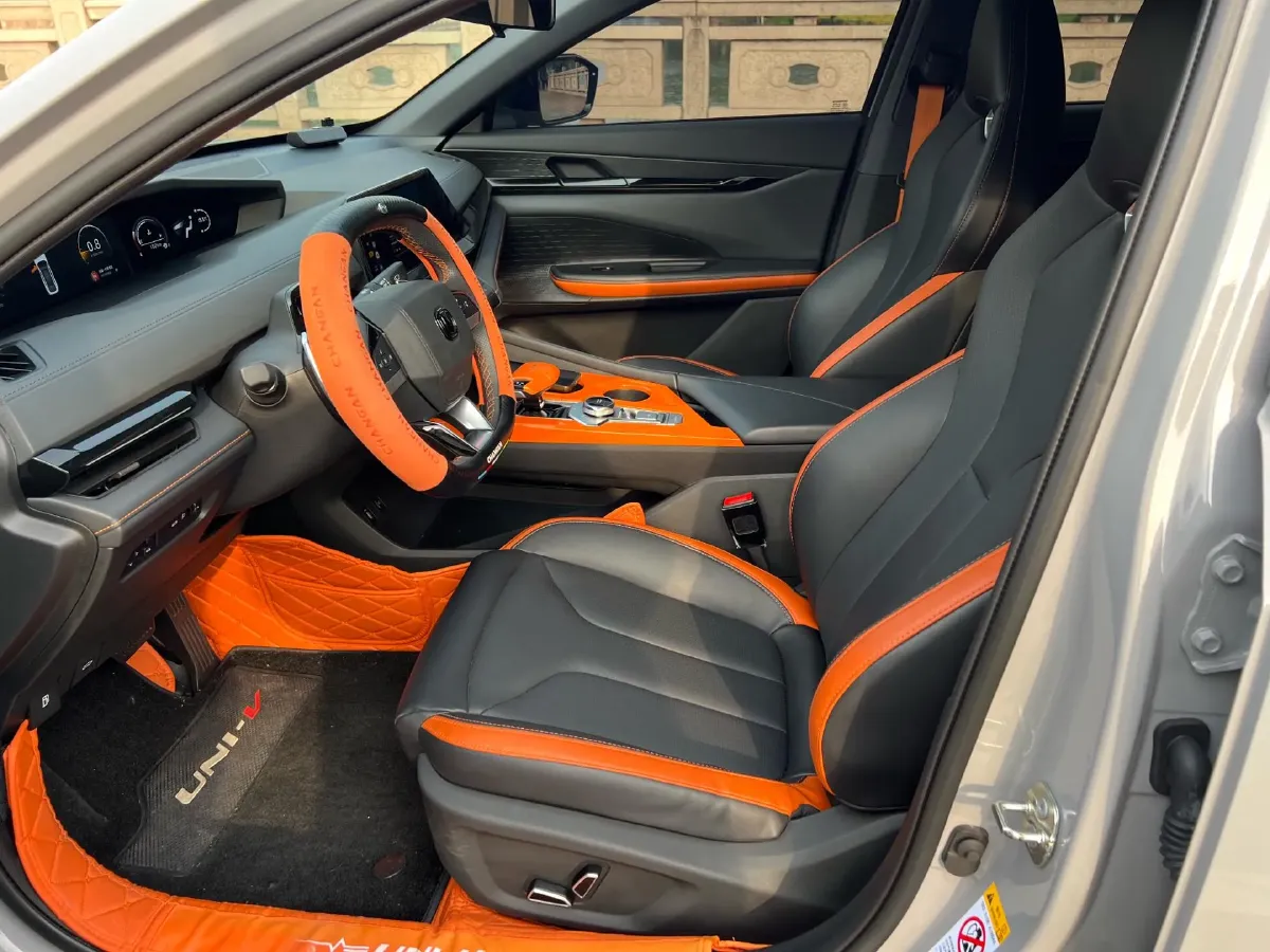 2023 ChangAn UNI-V 1.5T 188HP L4 7DCT,autocango,china used car exporter,china ev exporter,chinese used car exporter,chinese used ev exporter