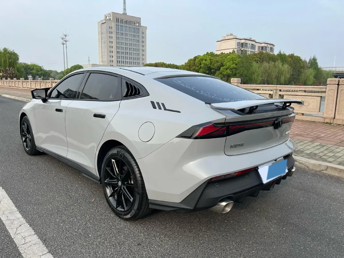 2023 ChangAn UNI-V 1.5T 188HP L4 7DCT,autocango,china used car exporter,china ev exporter,chinese used car exporter,chinese used ev exporter