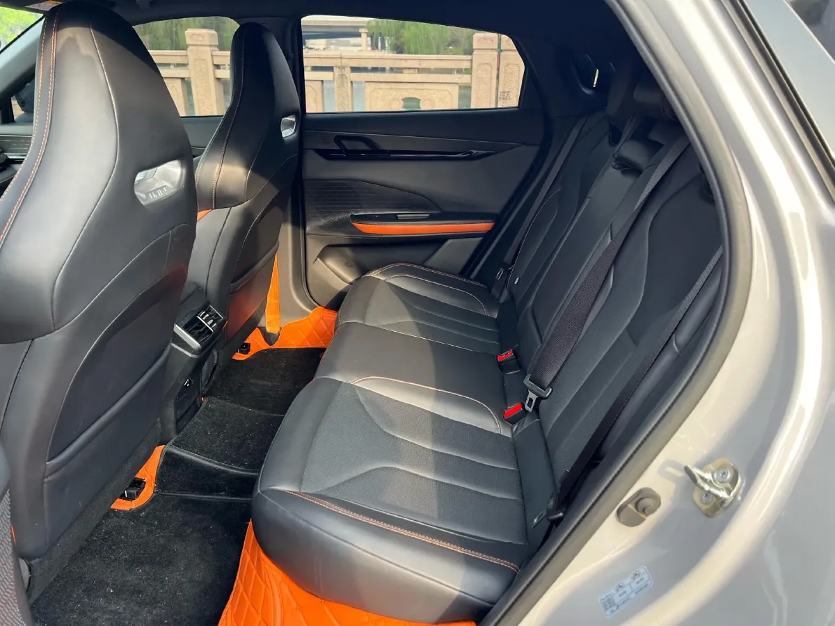 2023 ChangAn UNI-V 1.5T 188HP L4 7DCT,autocango,china used car exporter,china ev exporter,chinese used car exporter,chinese used ev exporter