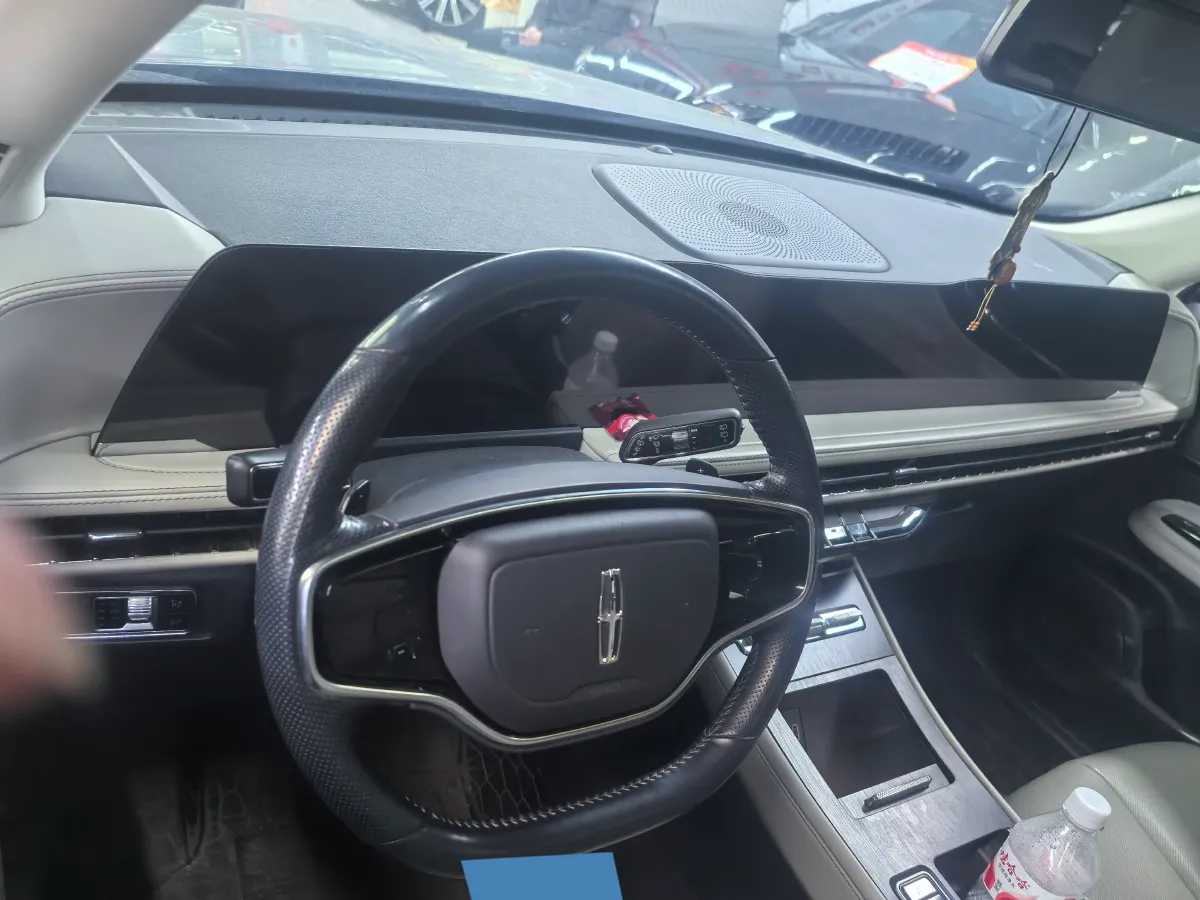 2023 Lincoln Corsair 2.0T 261HP L4 8AT,autocango,china used car exporter,china ev exporter,chinese used car exporter,chinese used ev exporter