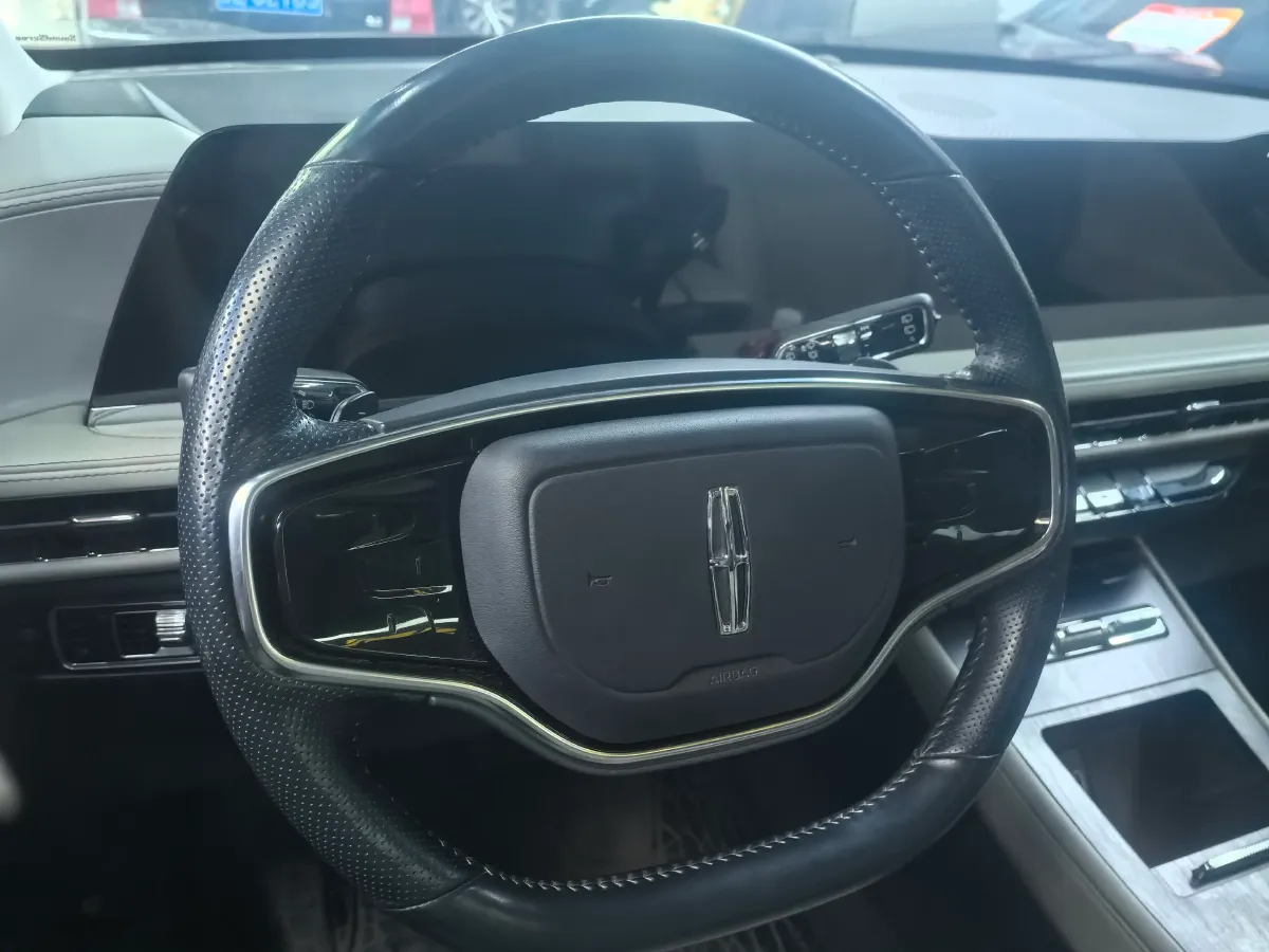 2023 Lincoln Corsair 2.0T 261HP L4 8AT,autocango,china used car exporter,china ev exporter,chinese used car exporter,chinese used ev exporter