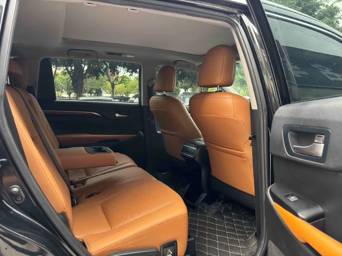 2020 Toyota Highlander 2.0T 220HP L4 6AT,autocango,china used car exporter,china ev exporter,chinese used car exporter,chinese used ev exporter